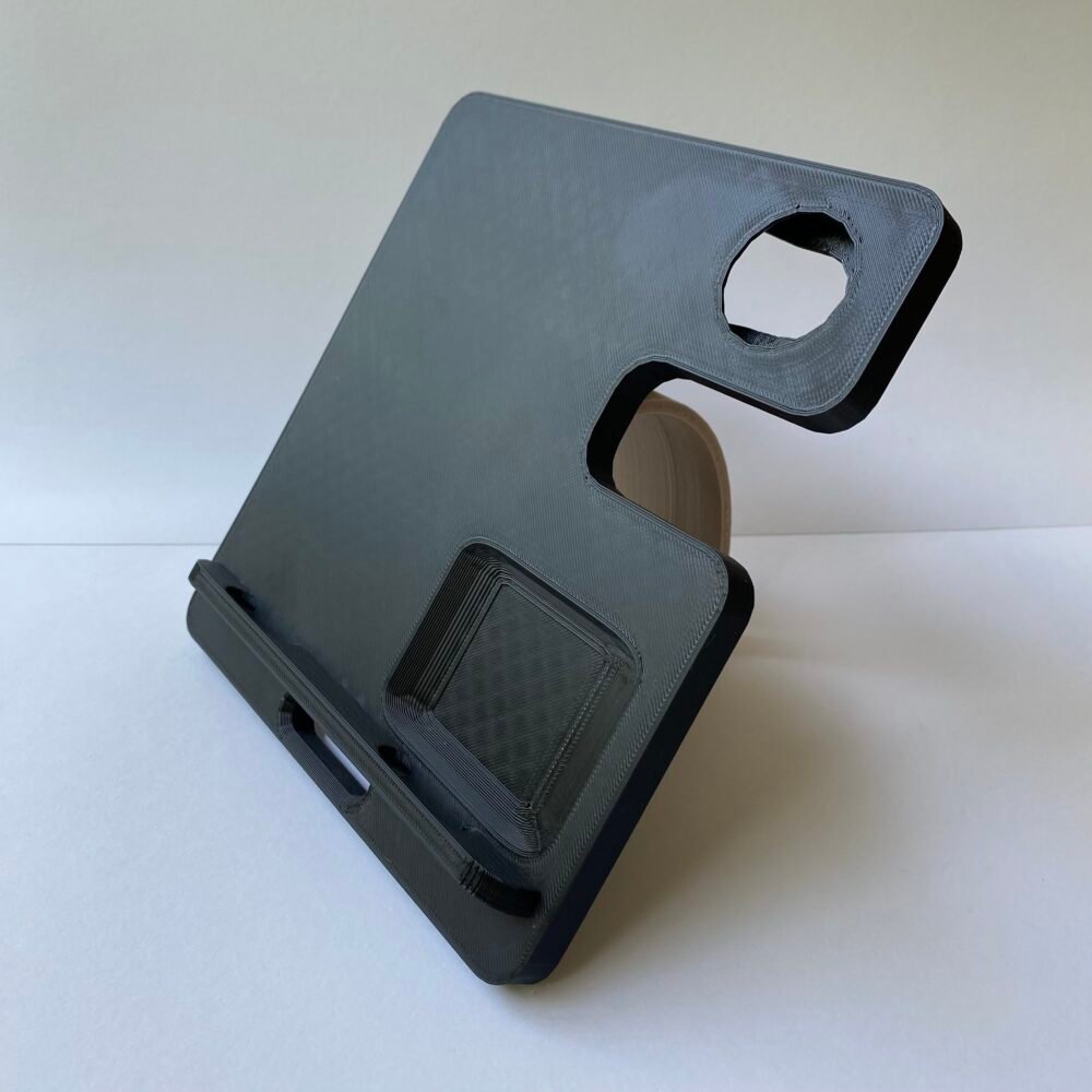 Smartphone Charging Stand "Avant-garde"